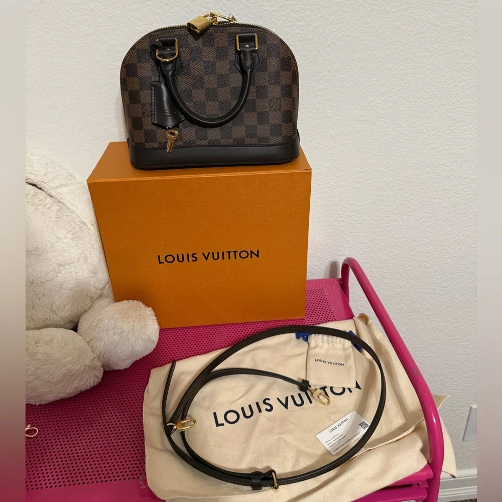 Louis Vuitton Mini Alma Bag - Picture 2 of 16